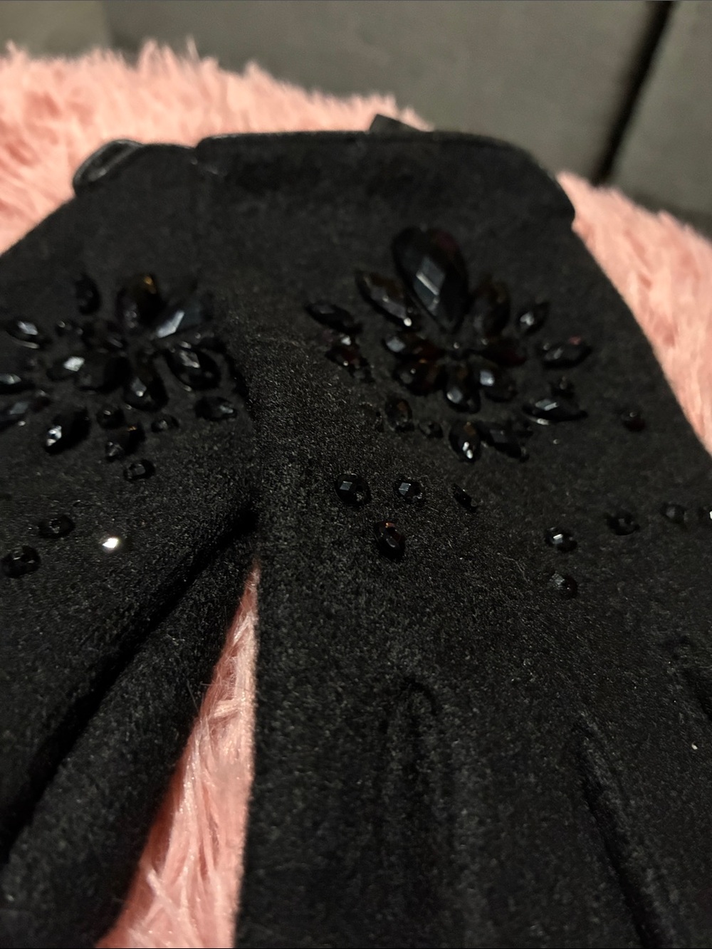 Embellished Black Women's Vintage Winter Gloves - Picture 2 of 7